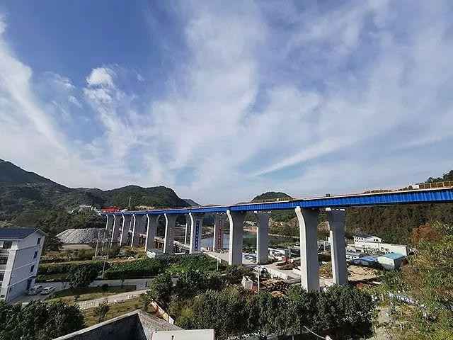 桥梁大事:飞云江大桥右幅贯通、津石高速独流减河特大桥架梁(图1)